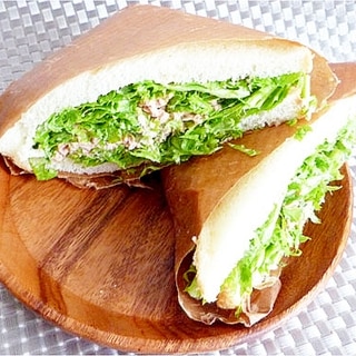わさび菜と和風ツナマヨのサンドイッチ